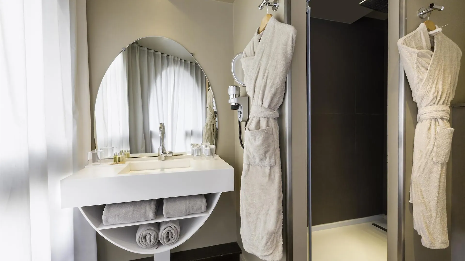 Best Western Premier Why Hotel Лилль
